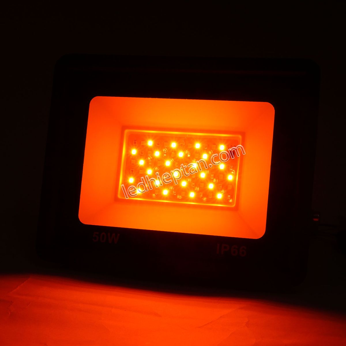 Đèn pha 50W LED 7 màu RGB có remote