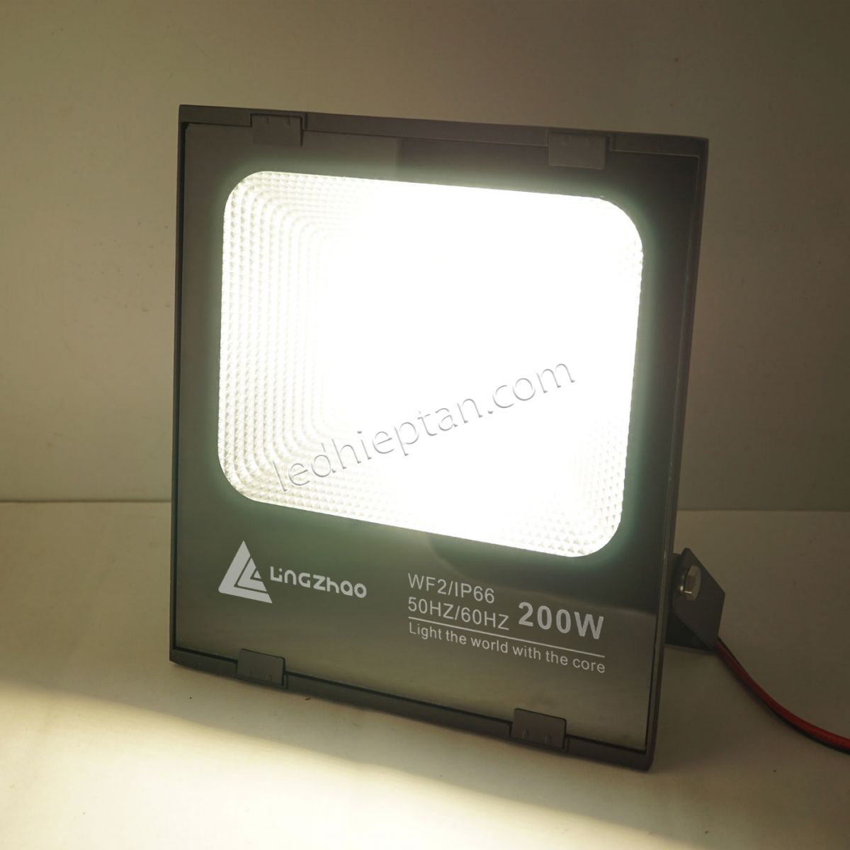 Pha C-200W trắng