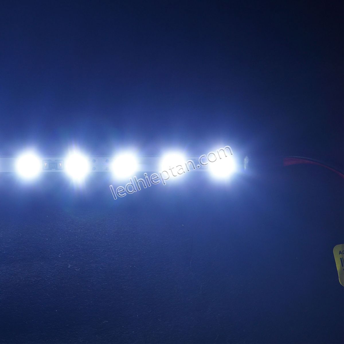 Cây 12V 2835 4mm dài 100cm 90LED 11.52W Trắng