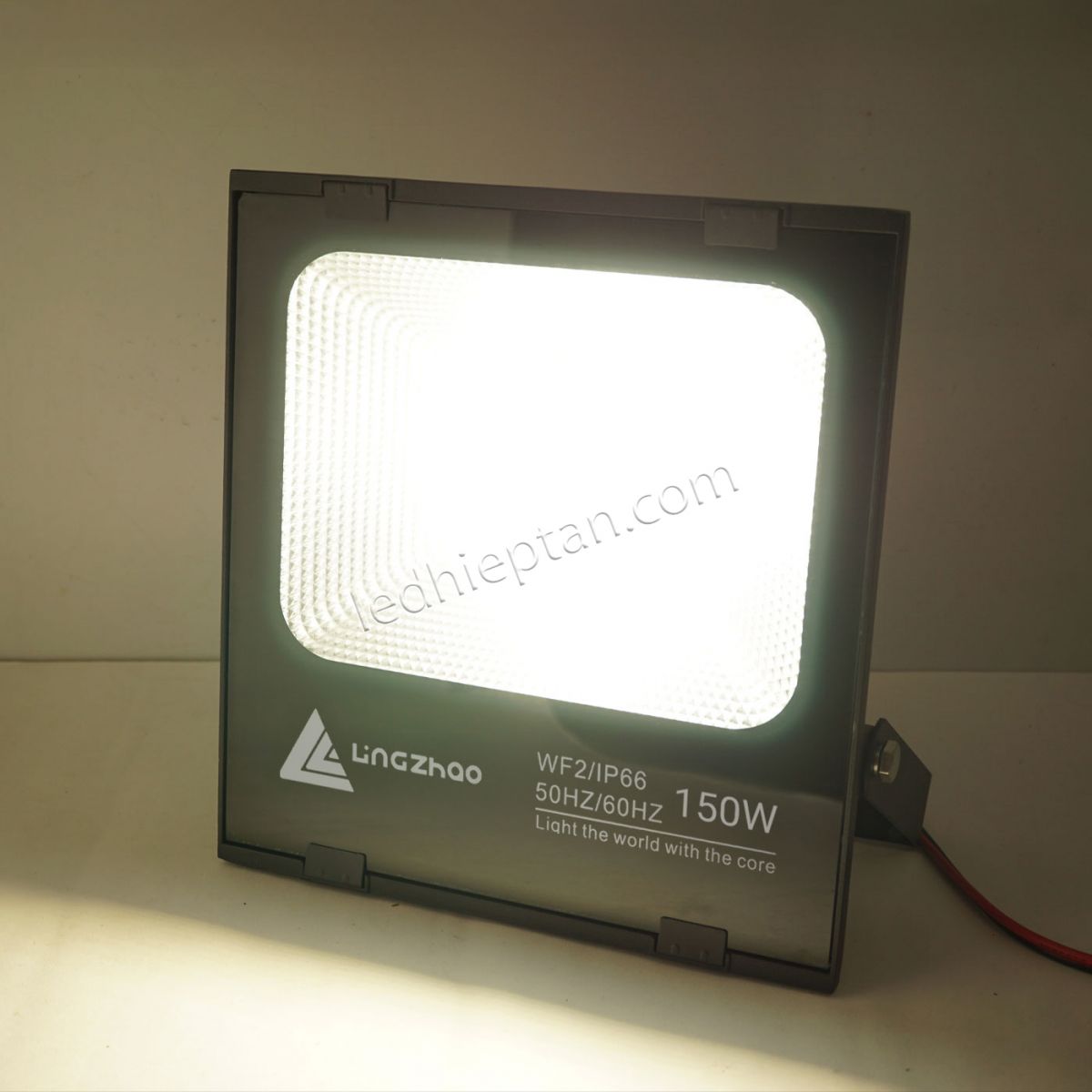 Pha C-150W trắng