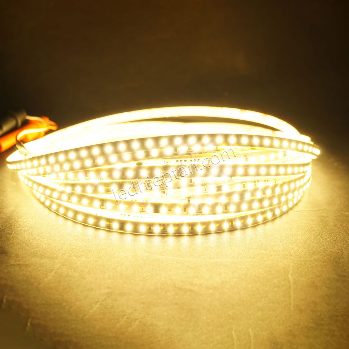 LED dây trắng ấm 2835 120LED/m 220V cuộn 20m TX