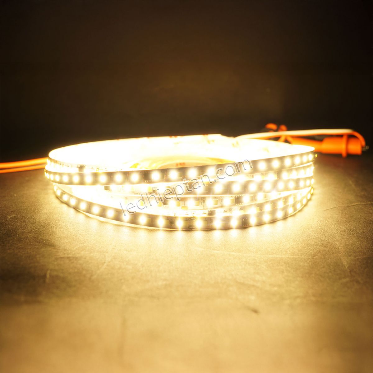 LED dây trắng trắng ấm 2835 192LED/m 220V cuộn 10m TX