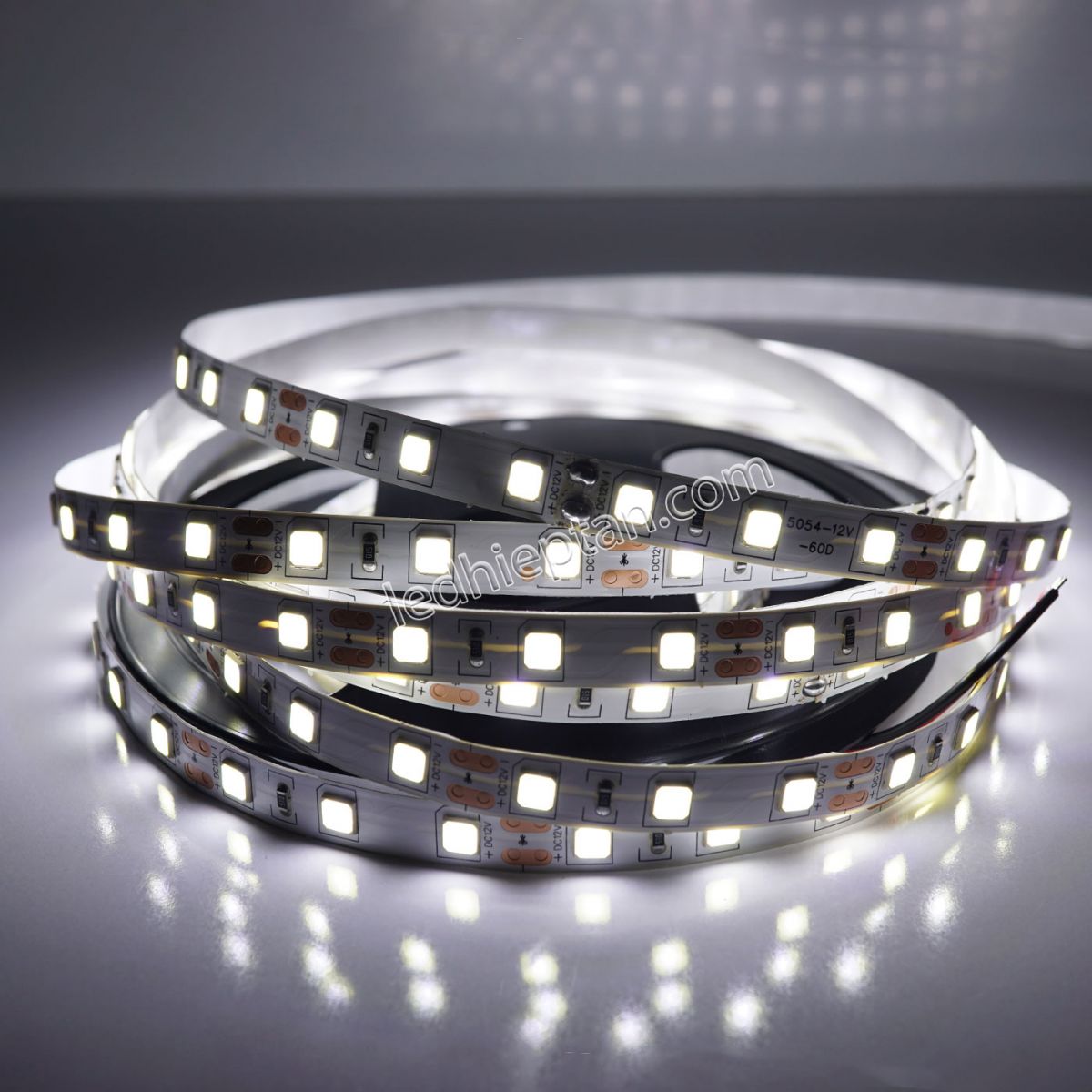LED dây 5054 trắng 60 led IP20 12V cuộn 5m HC