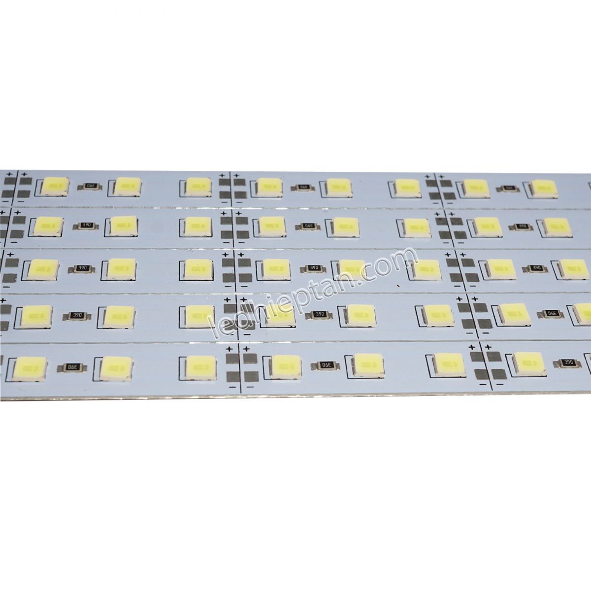 LED Cây tim 5054 trắng 72 LED 12V ( vỉ 5 cây)